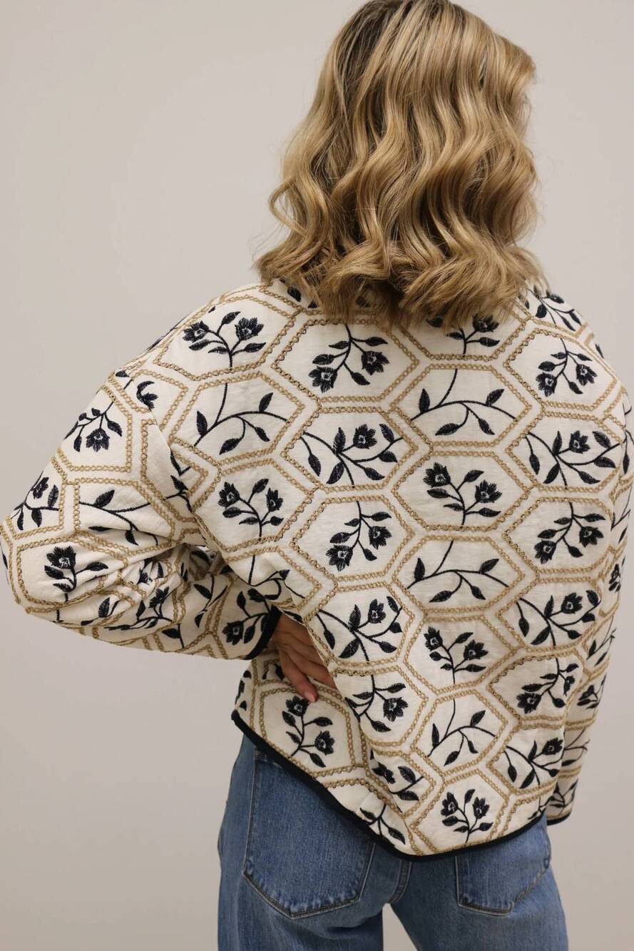 NEW ENTRO portman quilted embroidered floral jacket in cream navy - Picture 6 of 8